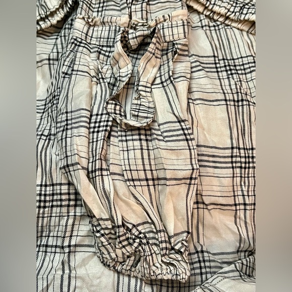 MAX STUDIO Over the Shoulder NWT Black Plaid Top Long Sleeve Ties Romantic Med - Picture 9 of 16